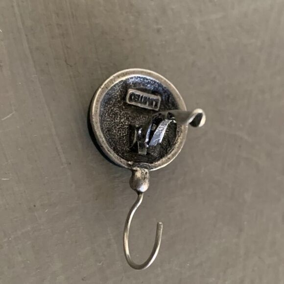 Vintage Limited Green enamel dangle earrings, in Oxidized Silver tone, Stamped - Picture 5 of 5